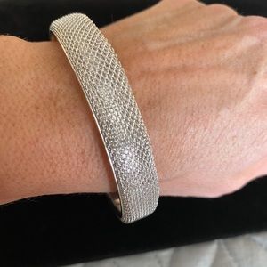 2/$8 mix and match jewelry items    Women’s bracelet